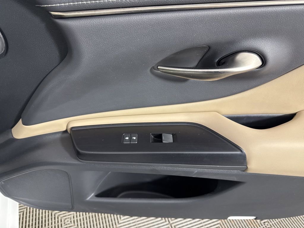 Used 2020 Lexus ES 350 w/ Premium Package image 14