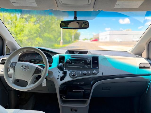Used 2012 Toyota Sienna LE FWD image 27