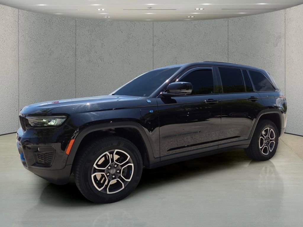 Used 2022 Jeep Grand Cherokee Trailhawk w/ Advanced Protech Group II AWD/4WD image 7