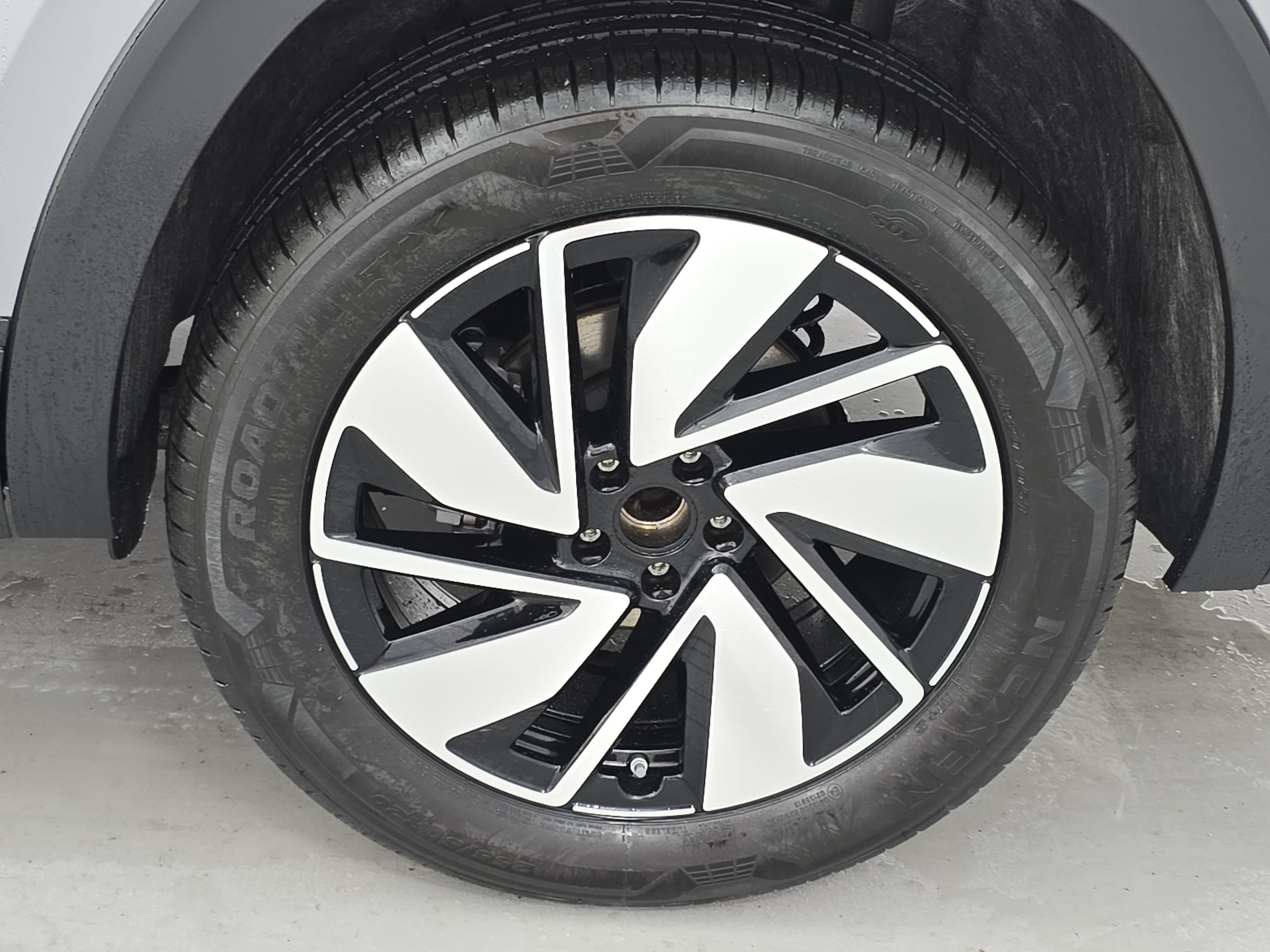 New 2026 Volkswagen Atlas SE FWD image 35