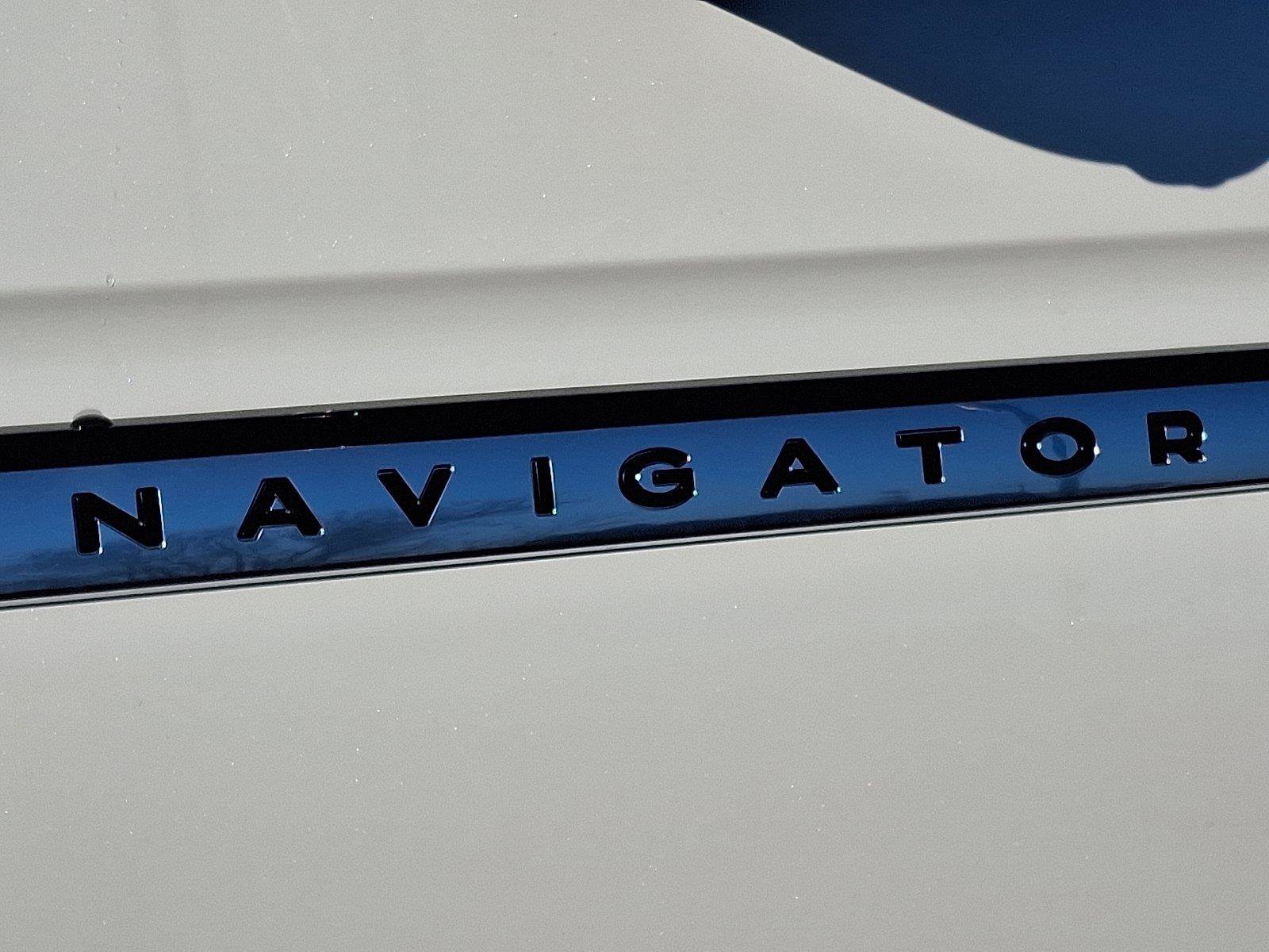 New 2026 Lincoln Navigator L Reserve AWD/4WD image 17