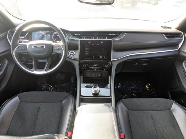 Used 2024 Jeep Grand Cherokee L Laredo image 16