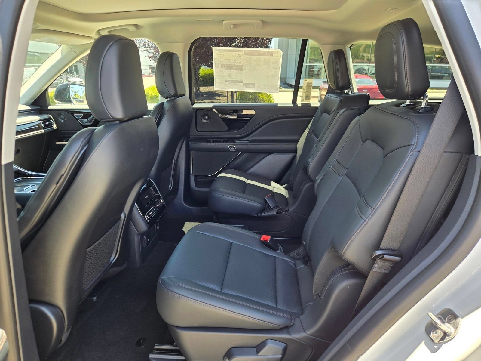 New 2026 Lincoln Aviator AWD image 7