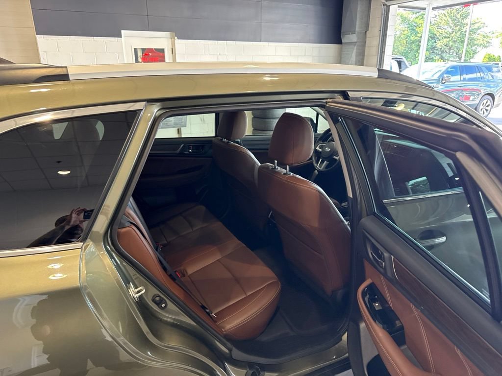 Used 2017 Subaru Outback 3.6R Touring AWD/4WD image 14