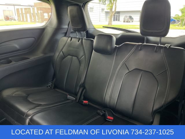 Used 2024 Chrysler Pacifica Limited FWD image 36