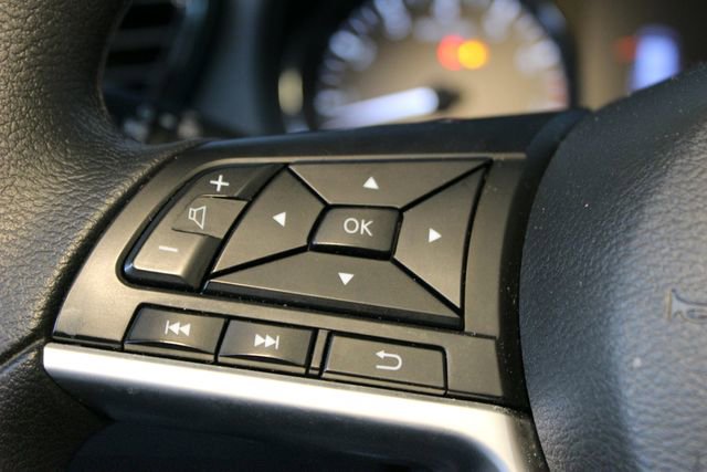 Used 2020 Nissan Rogue SV AWD/4WD image 15