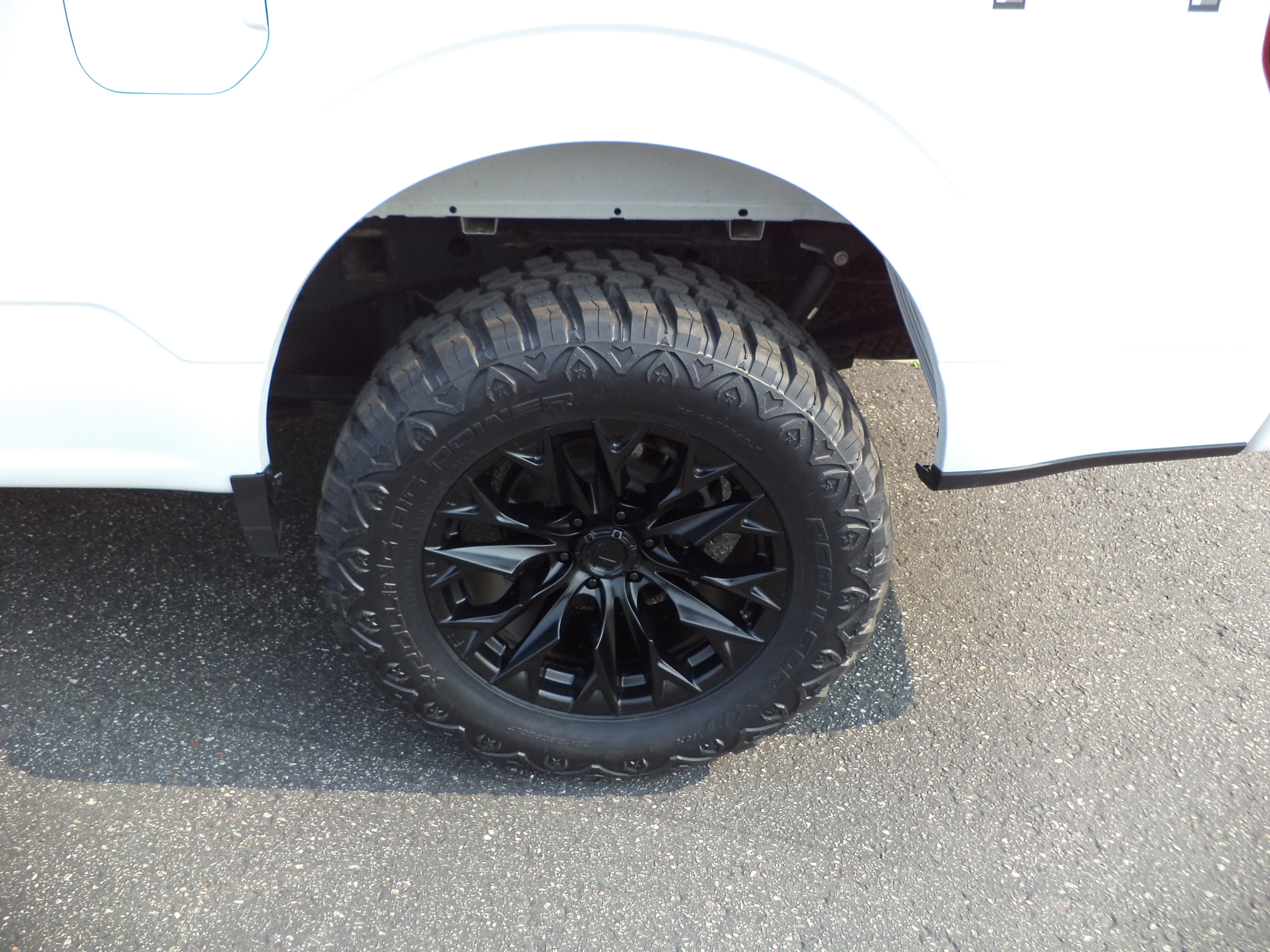 Used 2023 Ford F150 XLT w/ Trailer Tow Package image 4