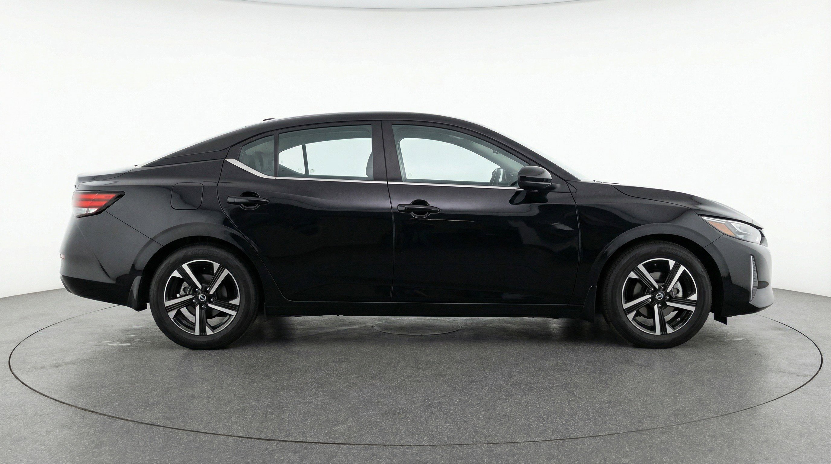 Used 2025 Nissan Sentra SV image 11