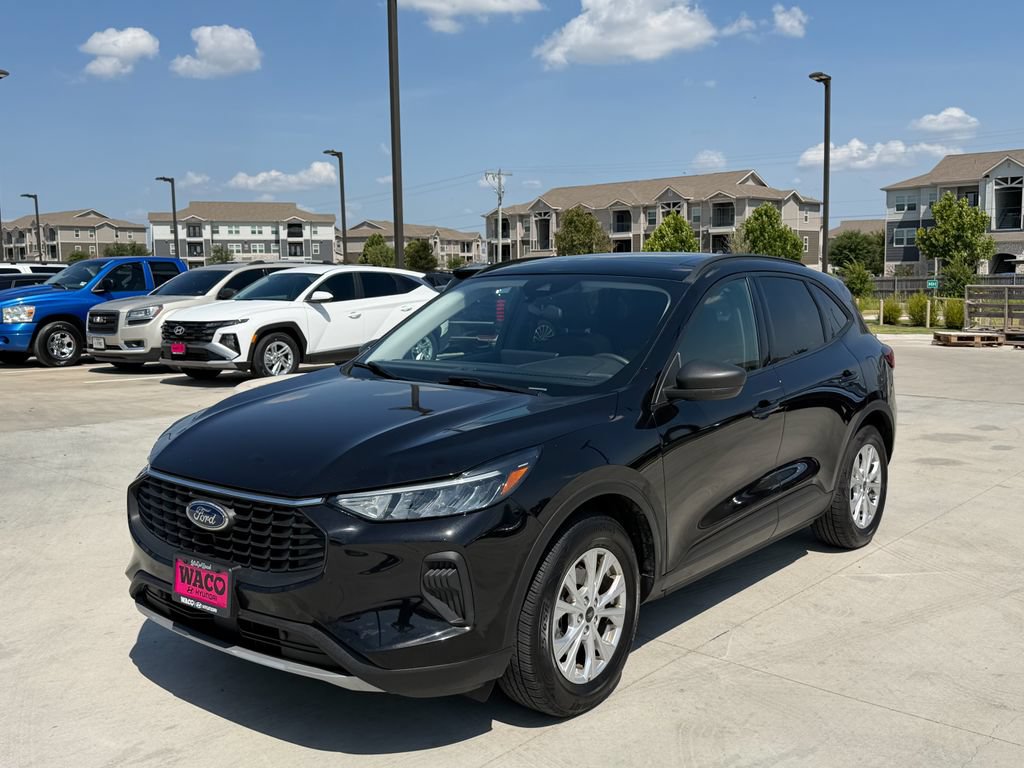 Used 2025 Ford Escape Active w/ Tech Pack #1 FWD image 3