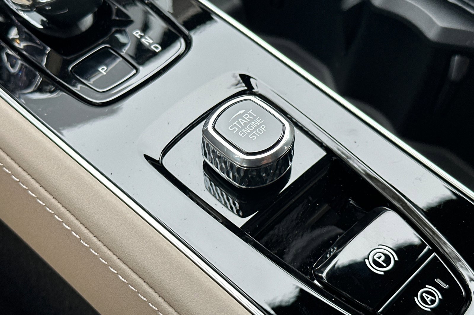 New 2026 Volvo XC90 B6 Plus image 21