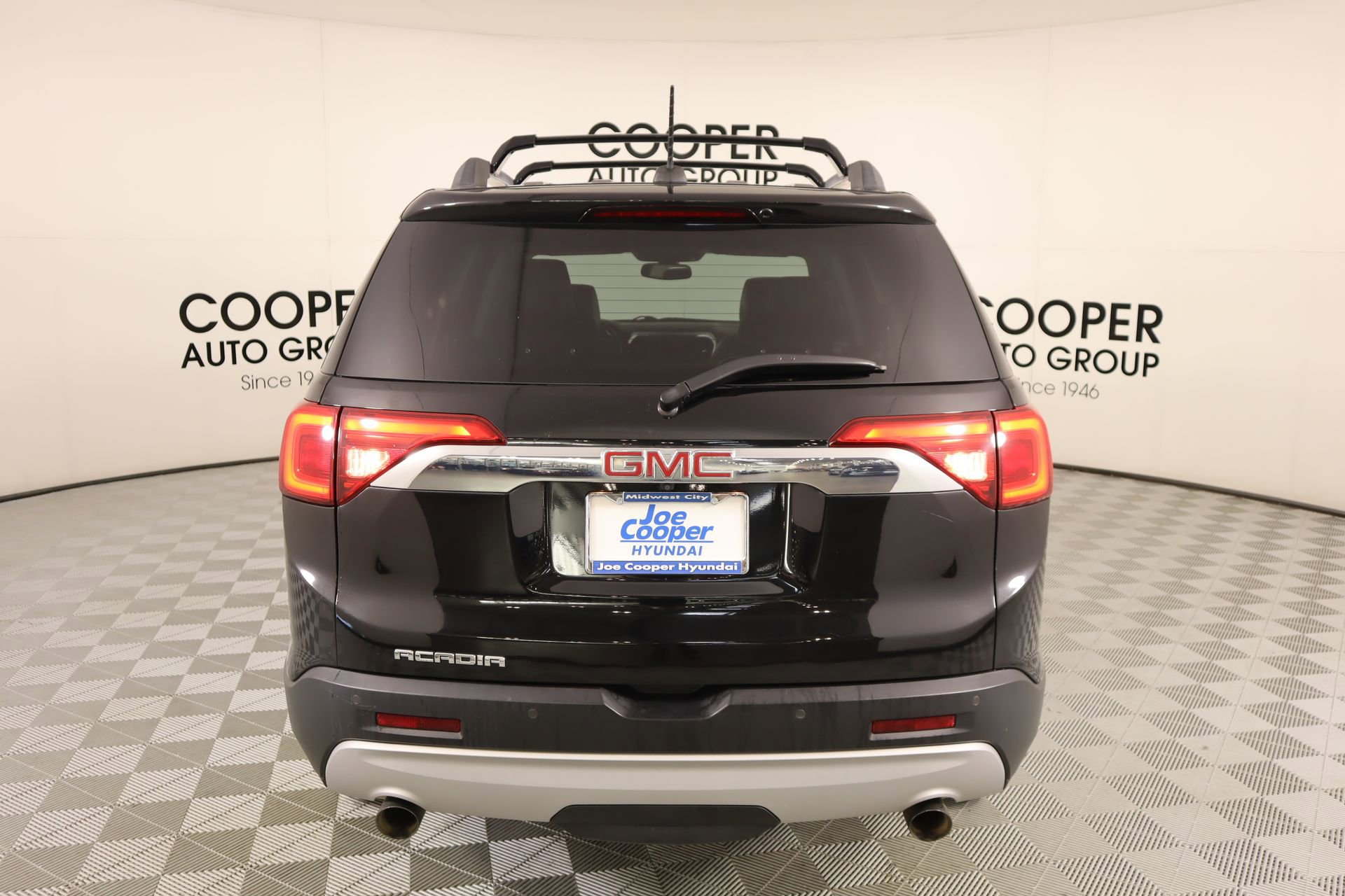 Used 2017 GMC Acadia SLT image 23