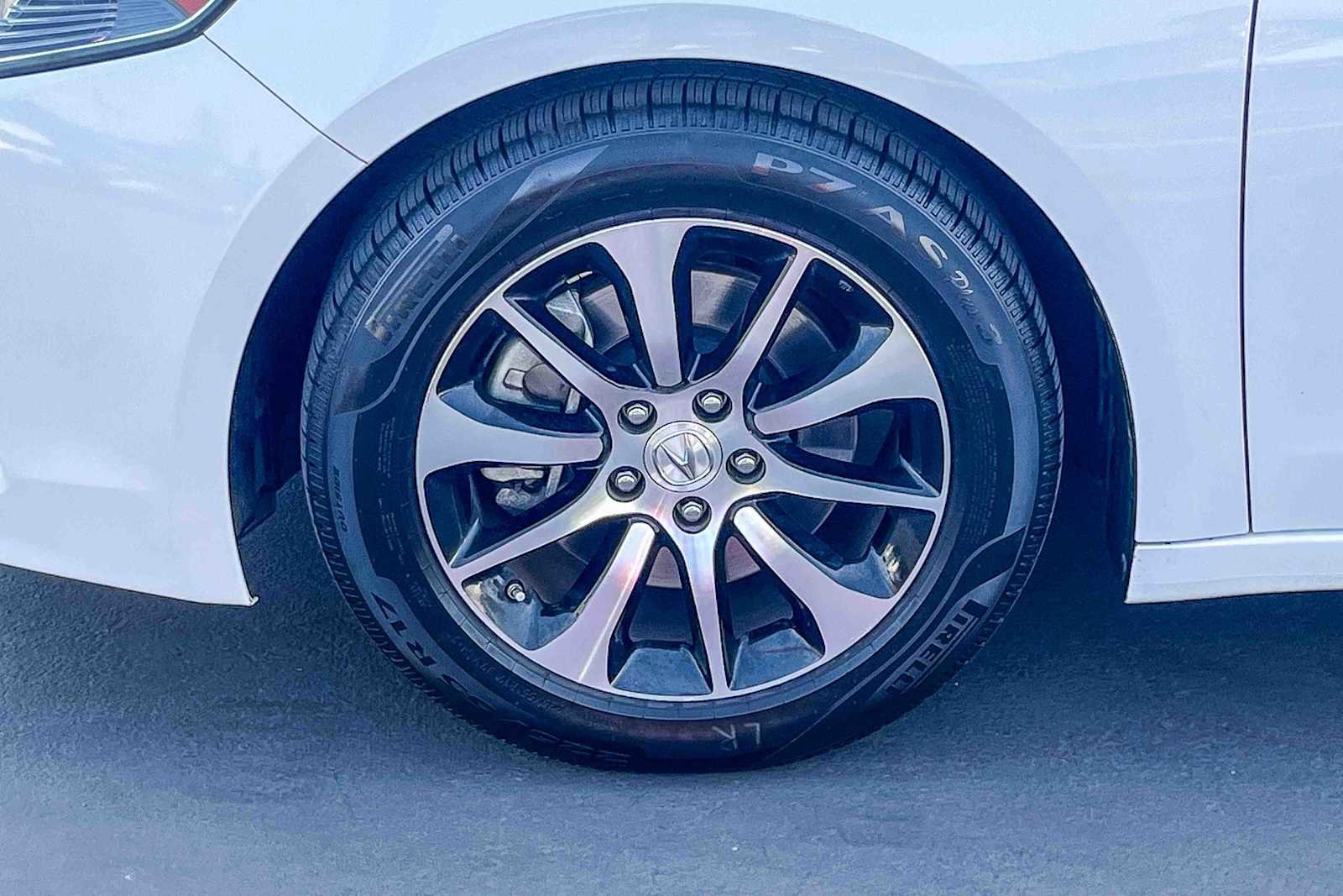 Used 2016 Acura TLX image 9