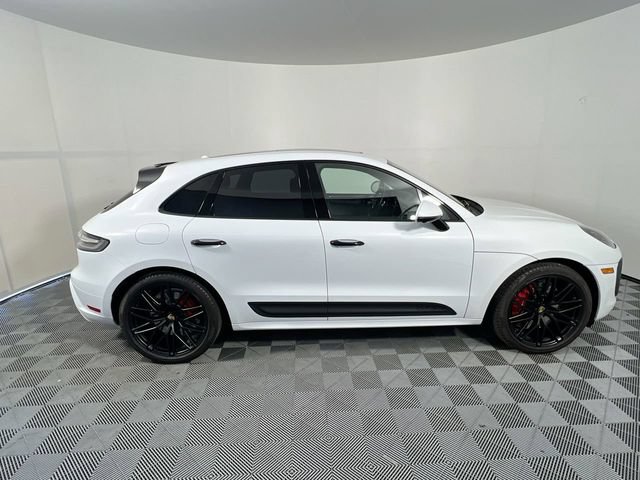 Certified 2024 Porsche Macan GTS AWD/4WD image 2
