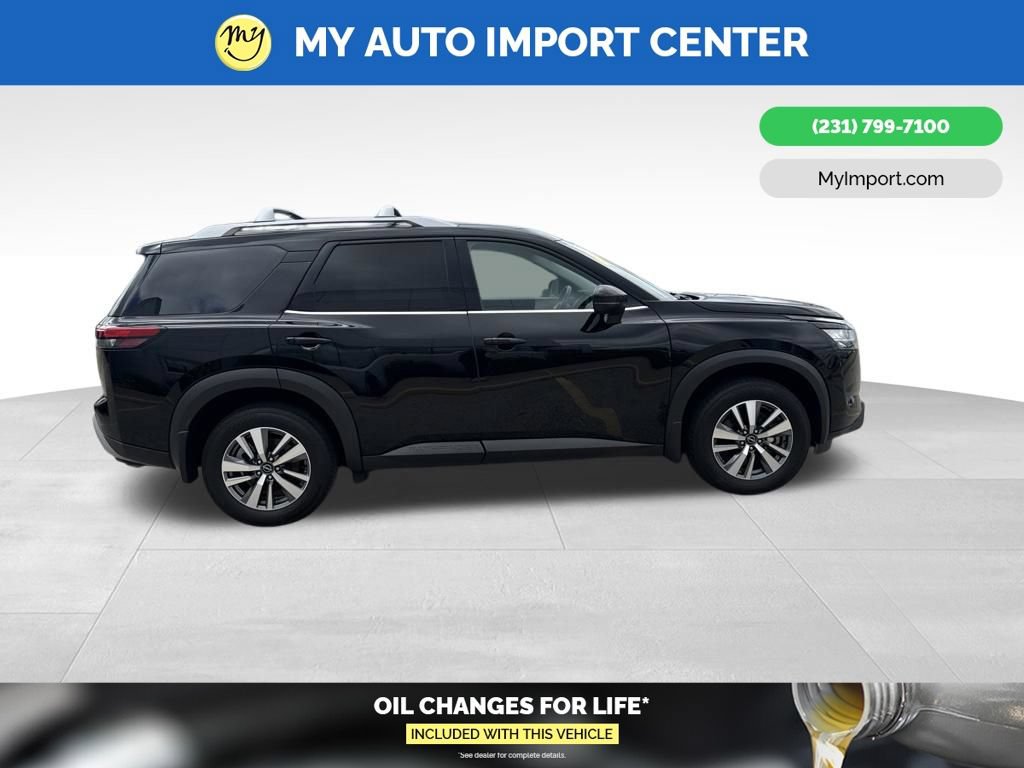 Used 2024 Nissan Pathfinder SL AWD/4WD image 8