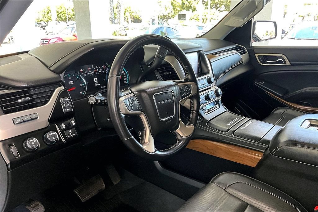 Used 2020 GMC Yukon XL Denali w/ Denali Ultimate Package AWD/4WD image 17