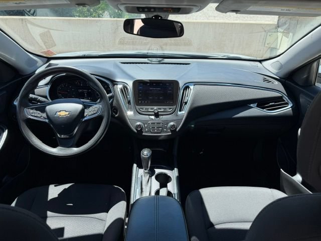 Used 2020 Chevrolet Malibu LT FWD image 15