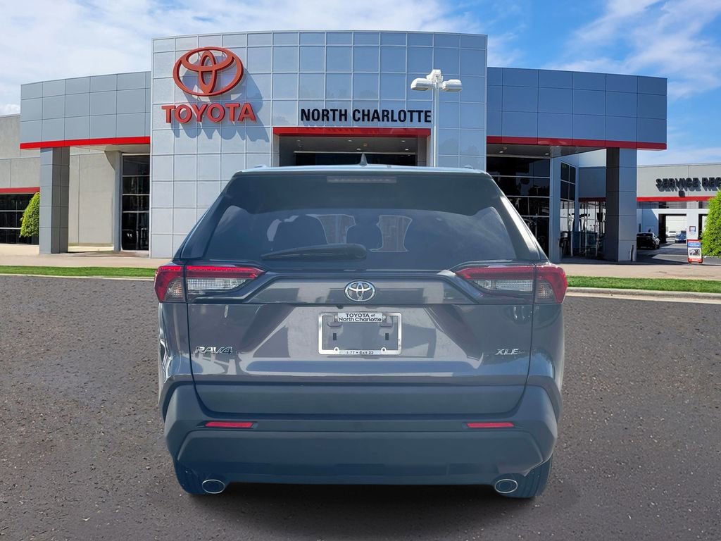 Used 2022 Toyota RAV4 XLE w/ Convenience Package image 7