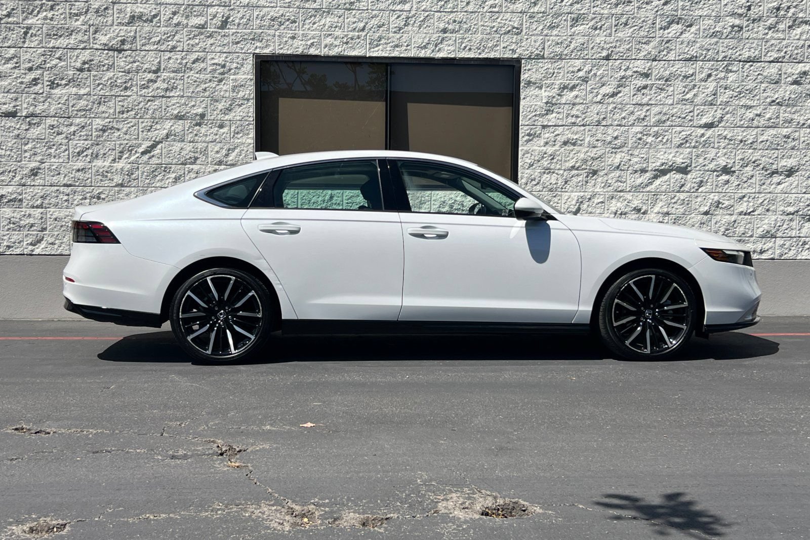 Certified 2023 Honda Accord Touring image 2