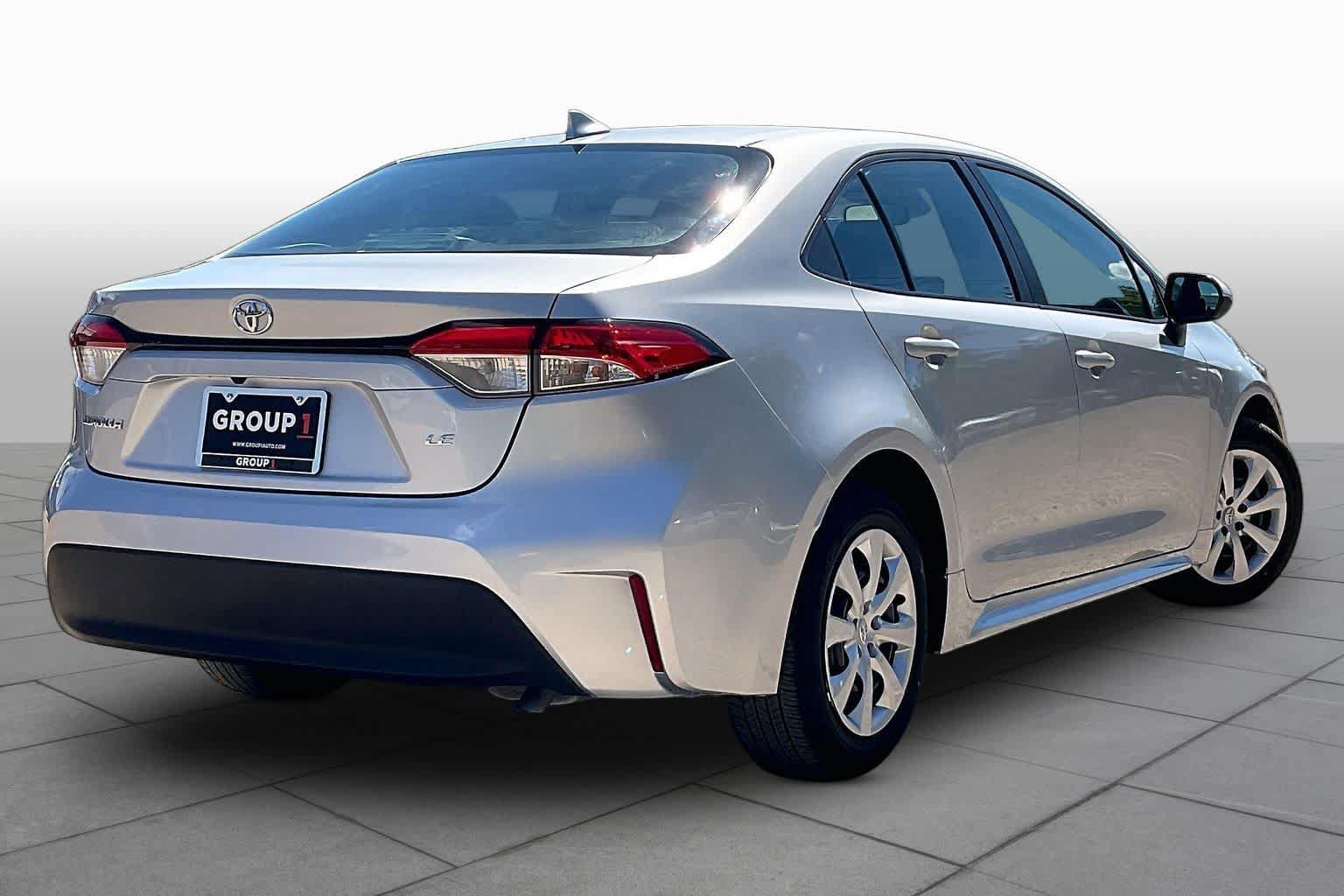 Used 2025 Toyota Corolla LE FWD image 13