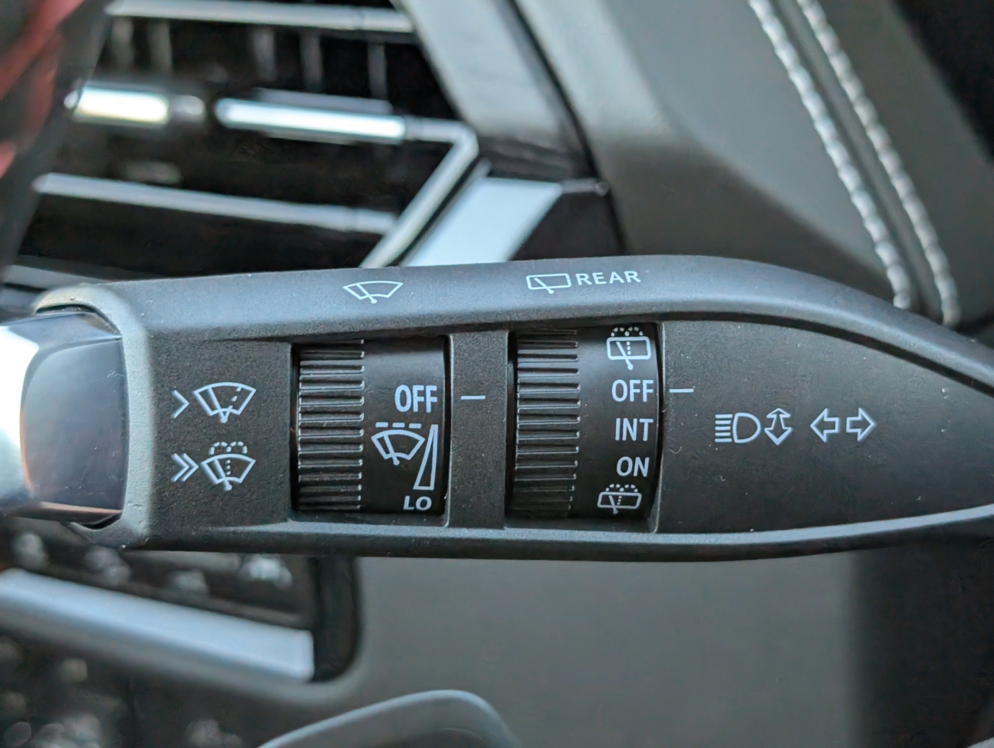 New 2026 GMC Yukon AT4 Ultimate w/ LPO, Floor Liner Package image 28