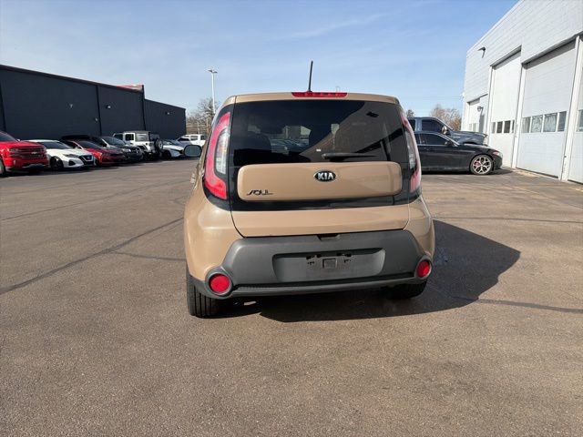 Used 2015 Kia Soul + image 10