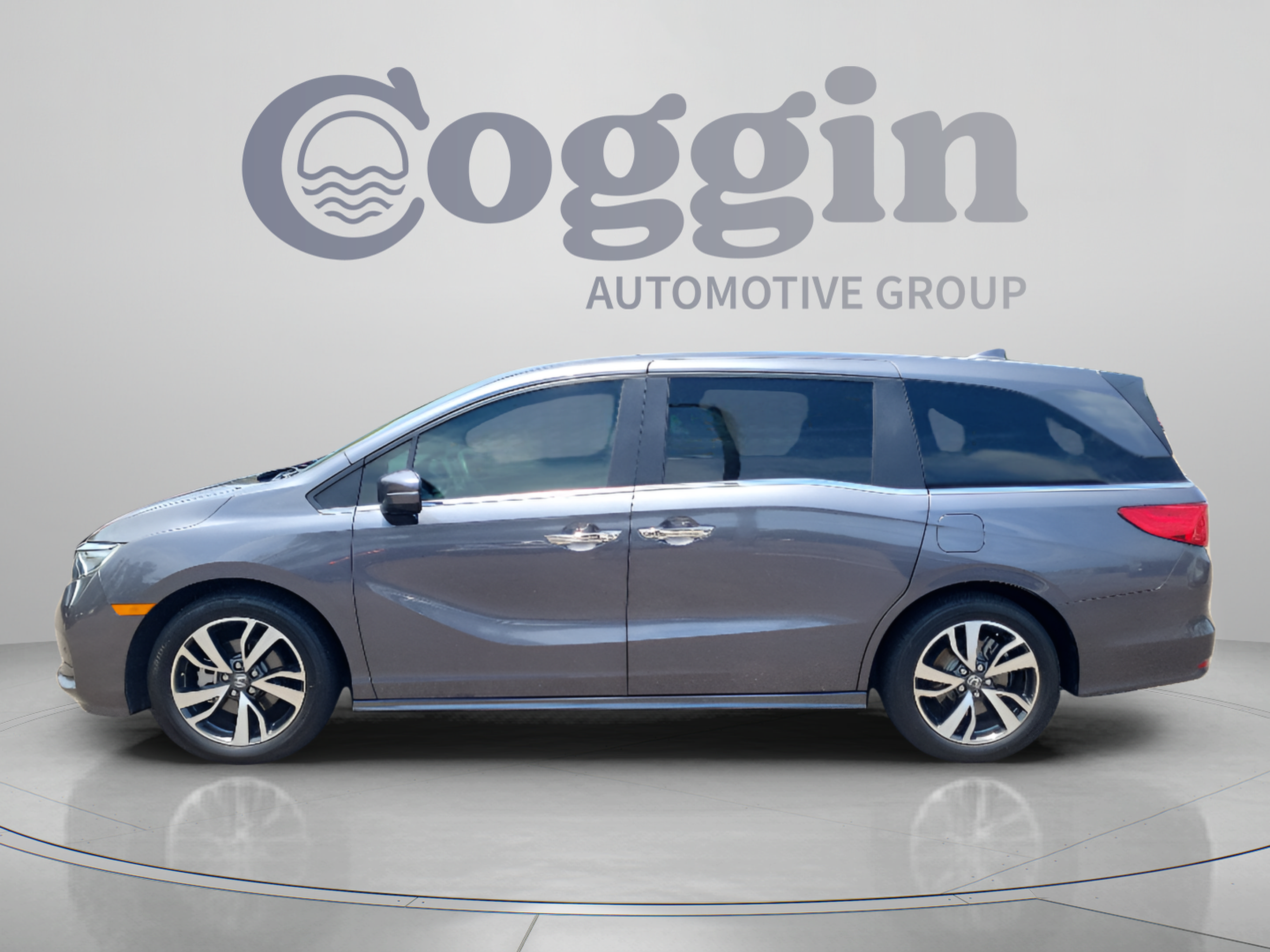 Certified 2024 Honda Odyssey Touring image 2