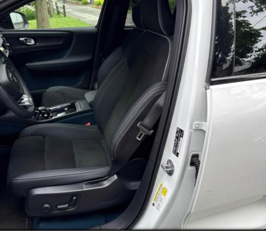 Certified 2023 Volvo XC40 Recharge Plus w/ Protection Package Premier AWD/4WD image 18
