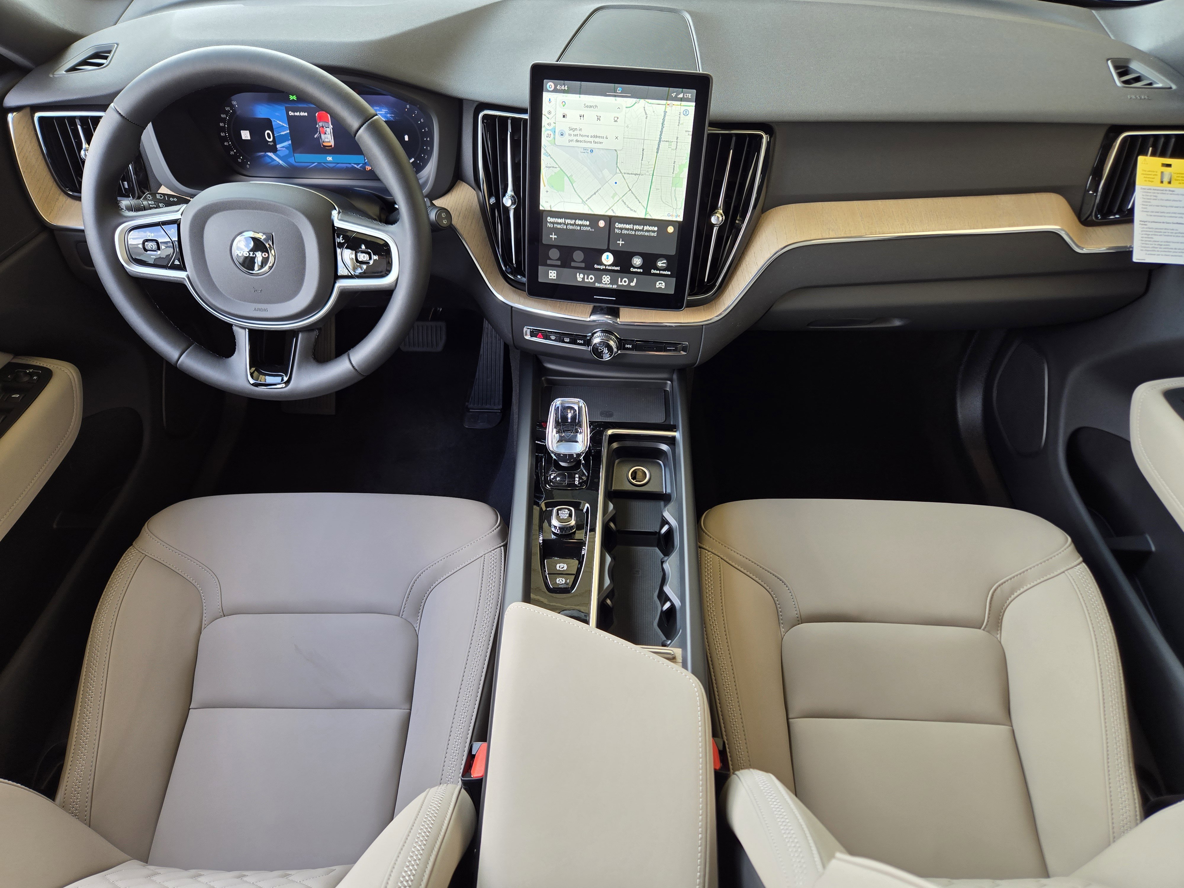 New 2026 Volvo XC60 B5 Plus w/ Protection Package Premier AWD/4WD image 21