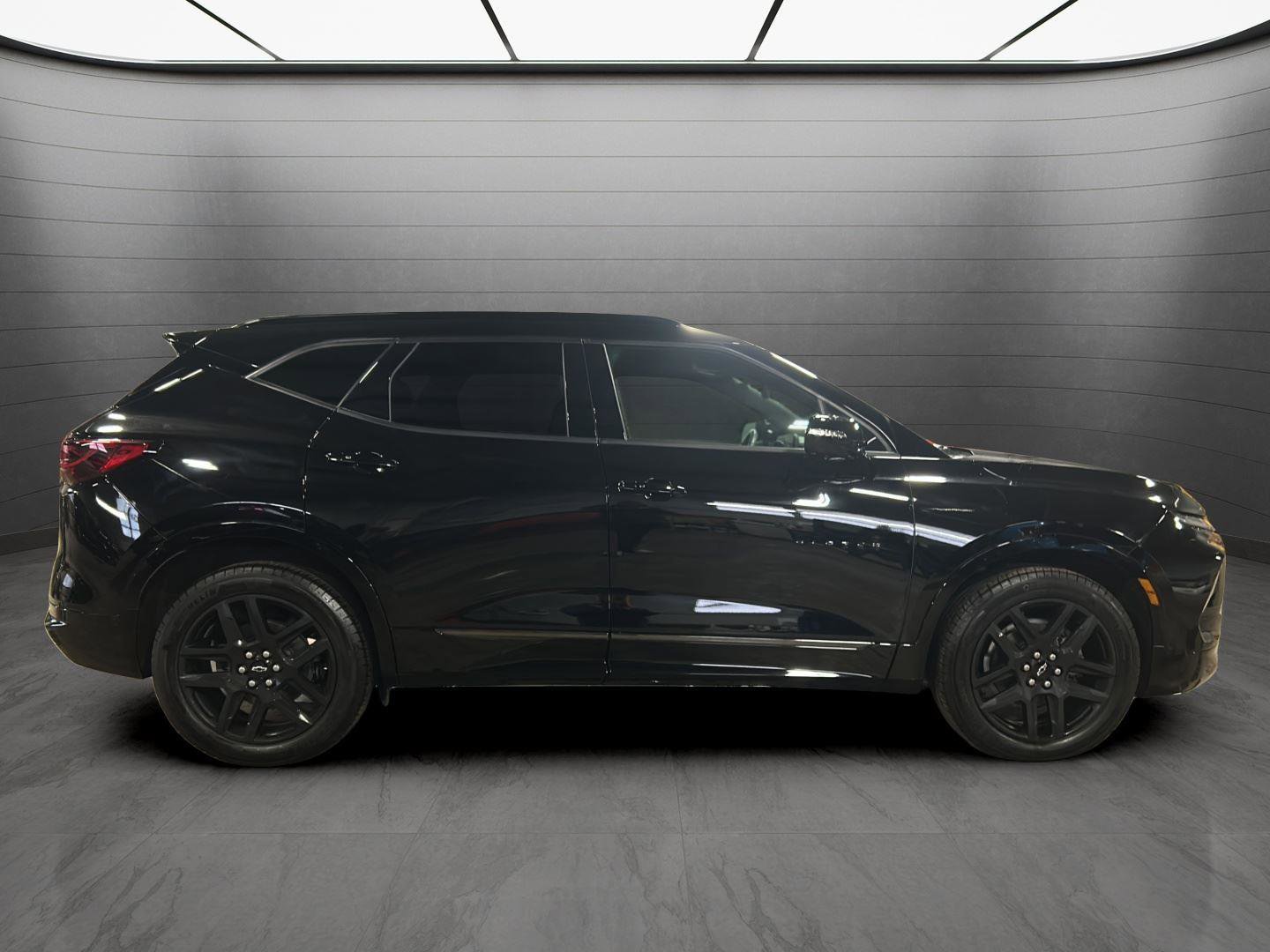 Used 2025 Chevrolet Blazer RS w/ Driver Confidence II Package image 4