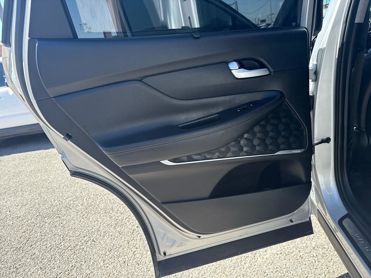 Used 2019 Hyundai Santa Fe Limited w/ Cargo Package image 18