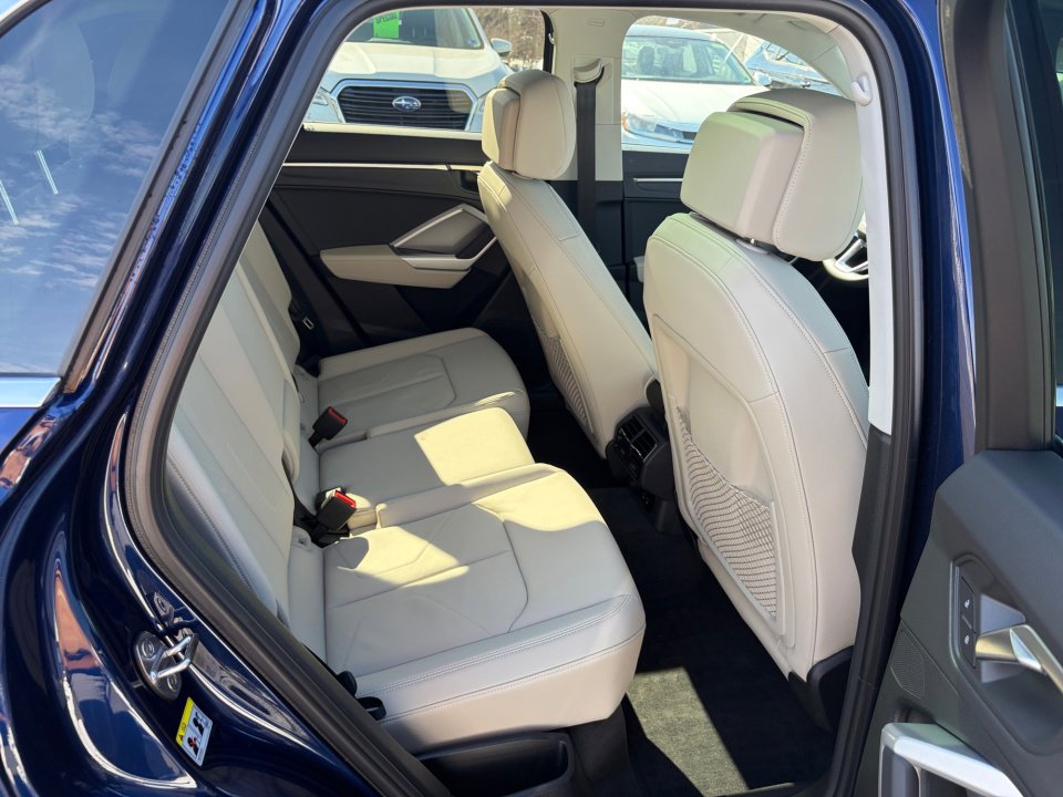 Used 2025 Audi Q3 2.0T Premium Plus w/ Premium Plus Package image 29