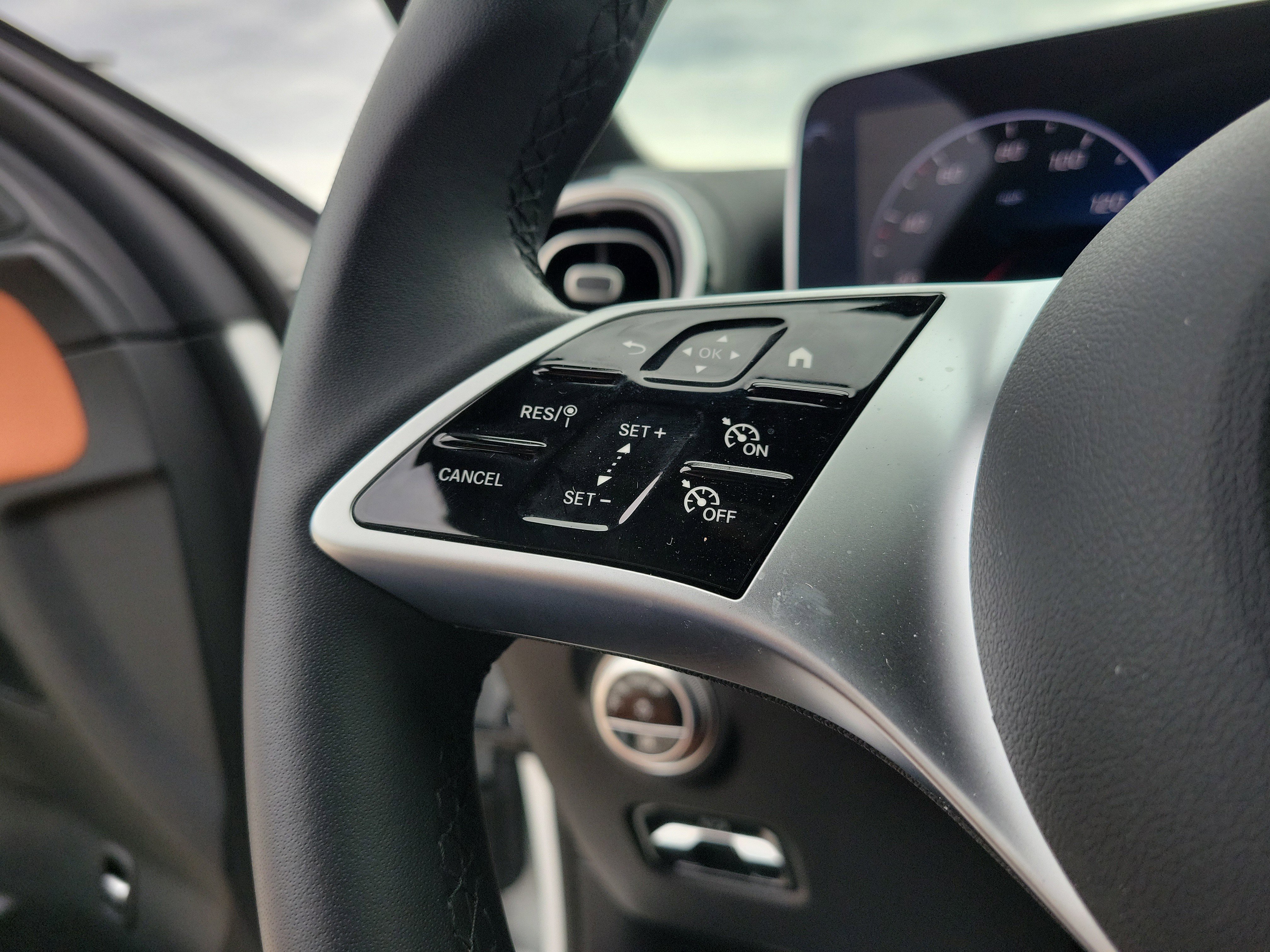 Certified 2025 Mercedes-Benz C 300 Sedan image 28