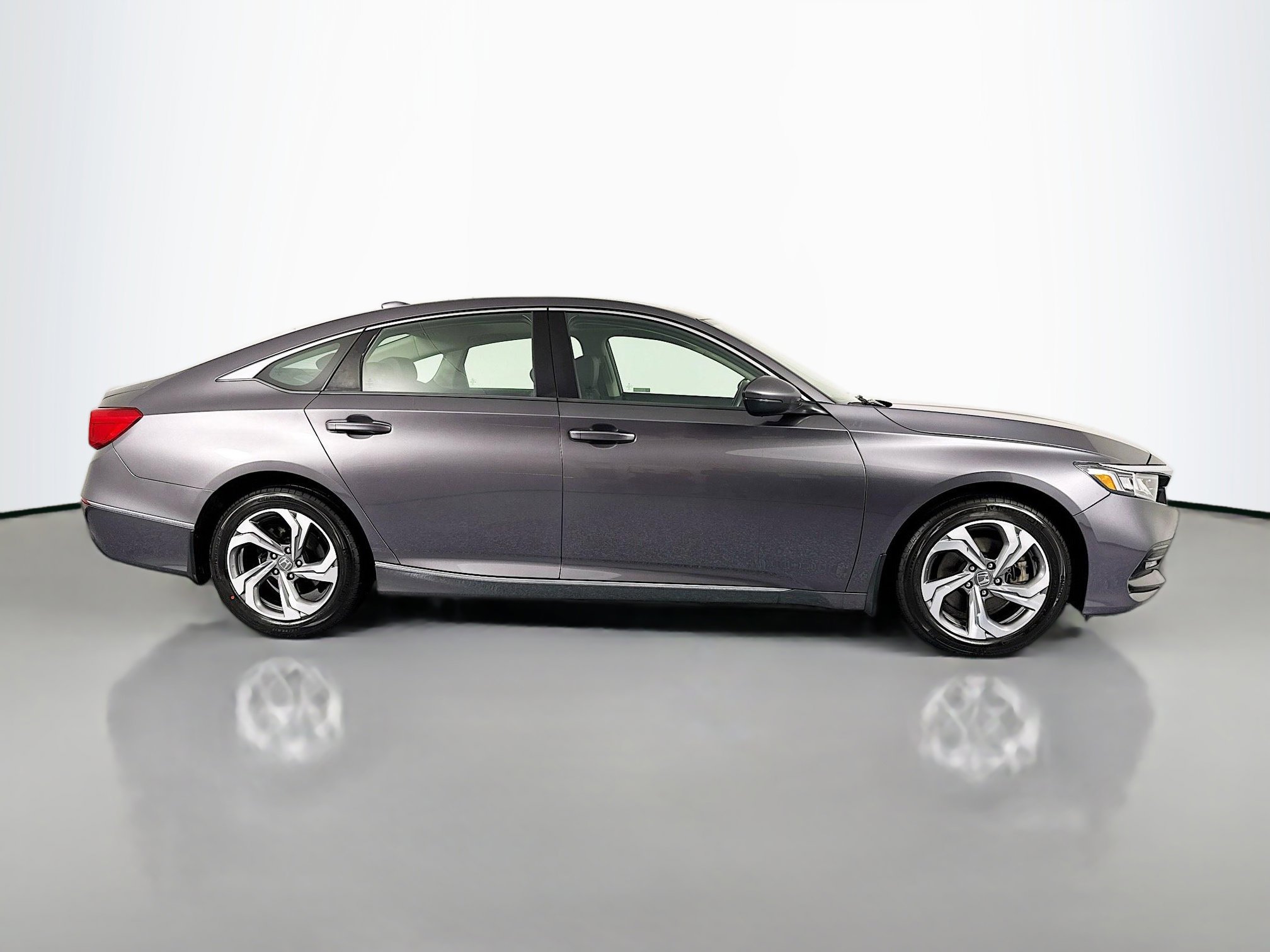 Certified 2018 Honda Accord EX-L image 4