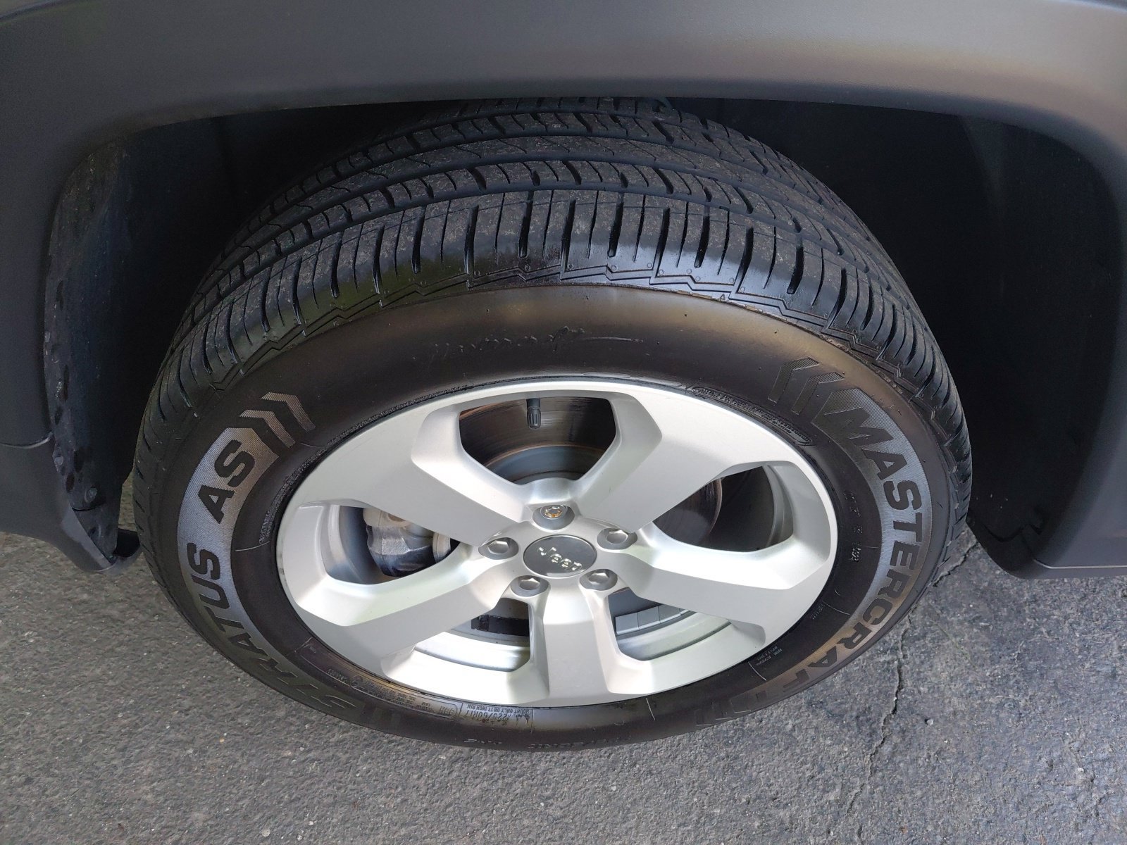 Used 2019 Jeep Compass Latitude w/ Popular Equipment Group AWD/4WD image 23