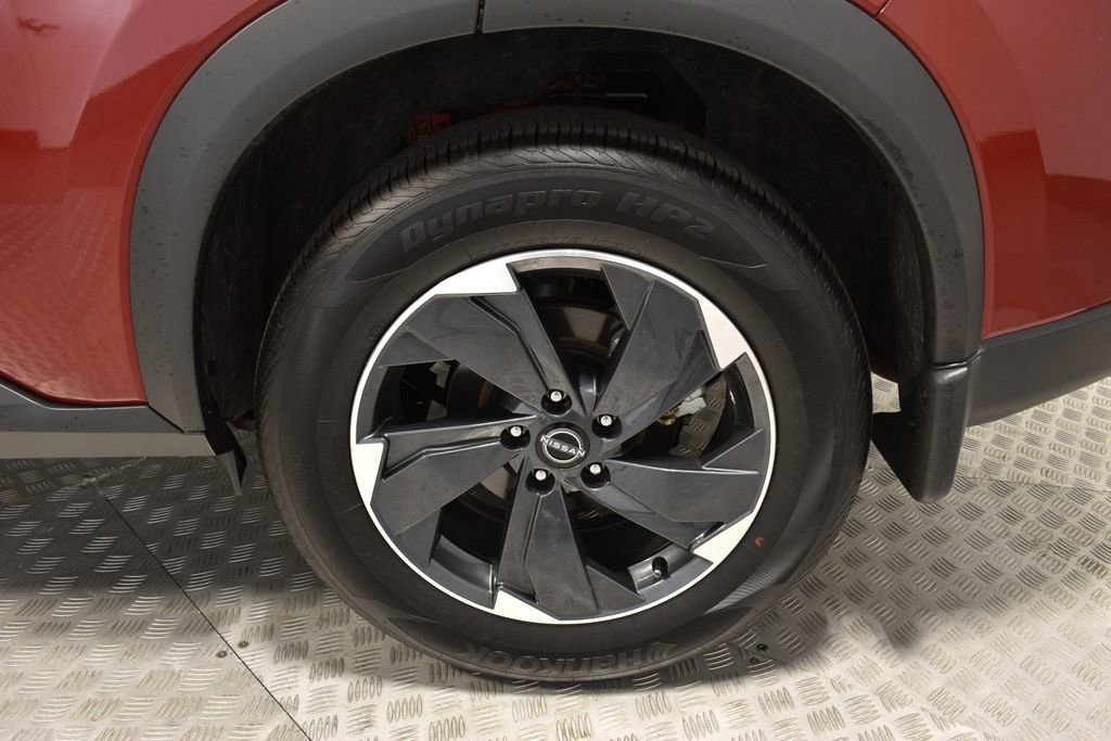 Used 2025 Nissan Rogue SV image 45