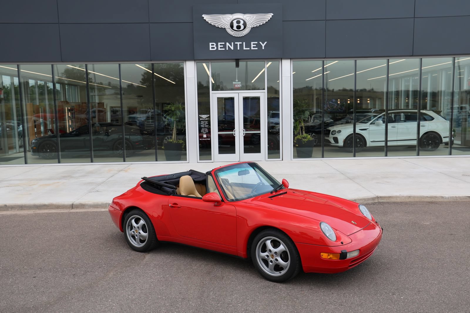 Used 1995 Porsche 911 Carrera RWD image 20
