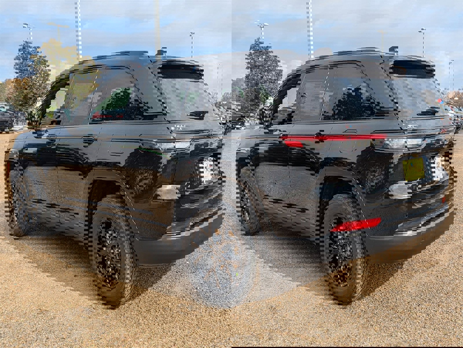 New 2025 Jeep Grand Cherokee Altitude image 2