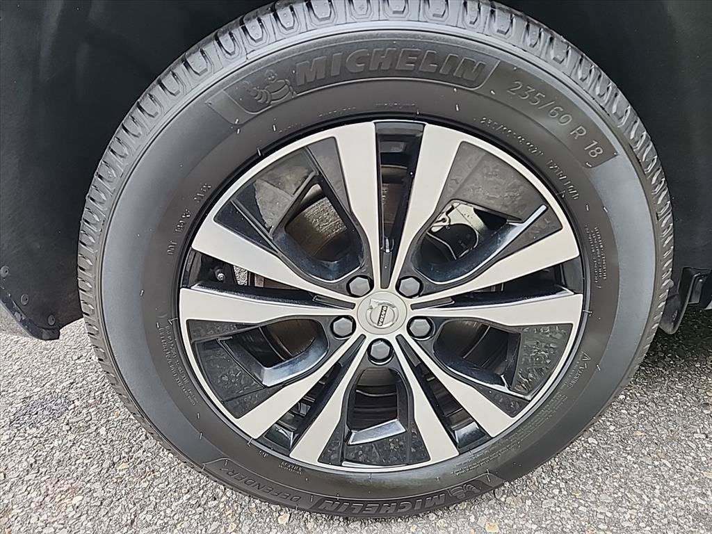 Certified 2025 Volvo XC60 T8 Core AWD/4WD image 11