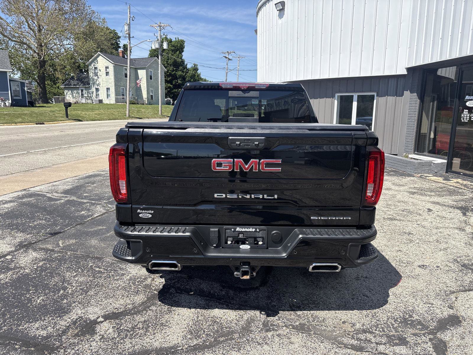 Used 2022 GMC Sierra 1500 Denali w/ Technology Package AWD/4WD image 10