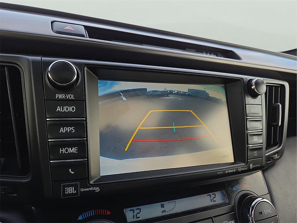 Used 2018 Toyota RAV4 SE image 19