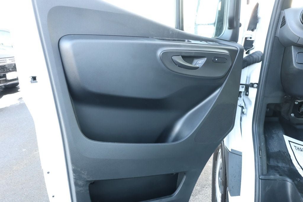 Used 2025 Mercedes-Benz Sprinter 2500 image 10