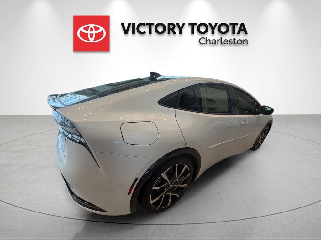 New 2026 Toyota Prius Plug-In Hybrid FWD image 7