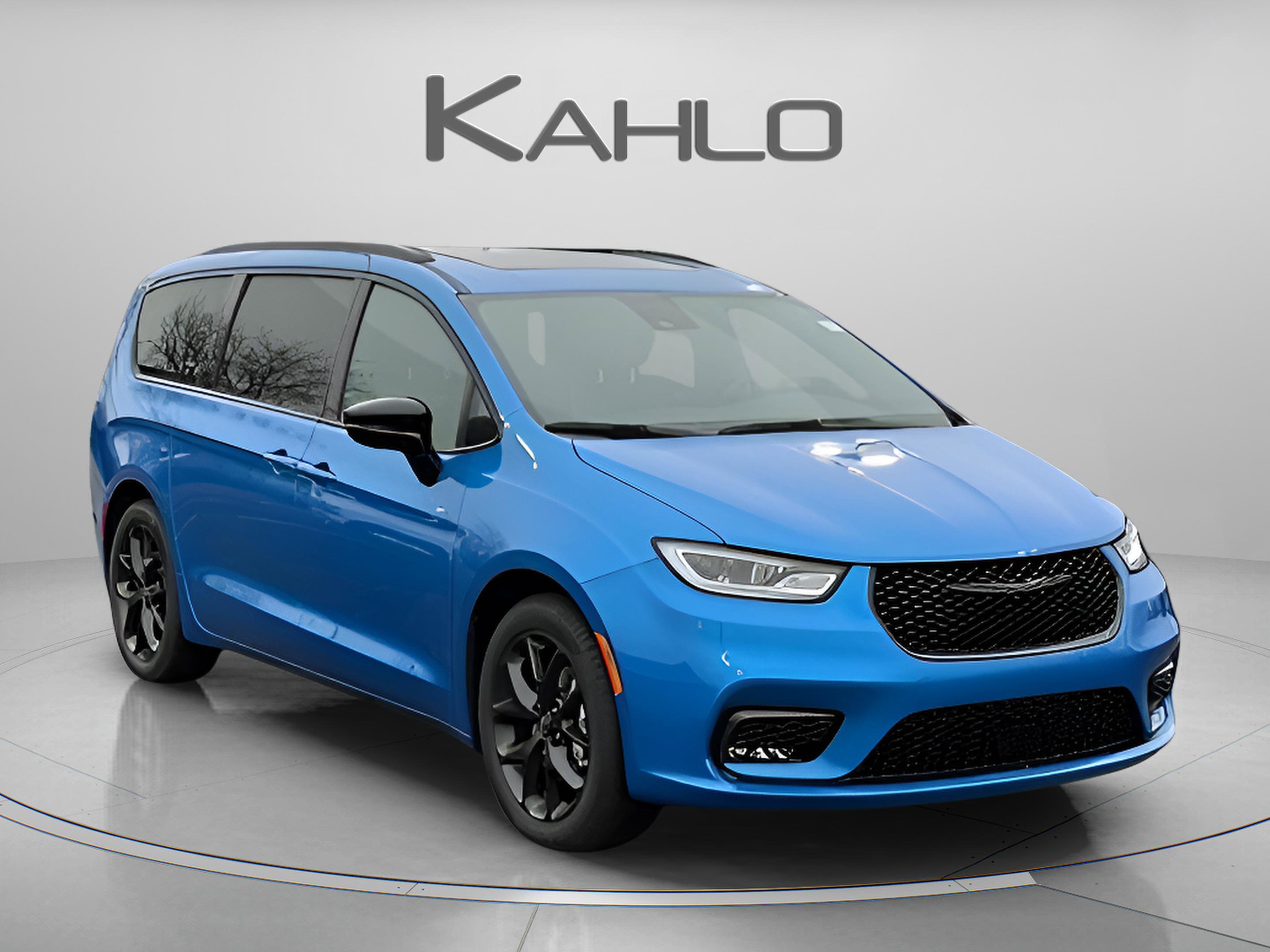 New 2026 Chrysler Pacifica Limited w/ S Appearance Package image 7