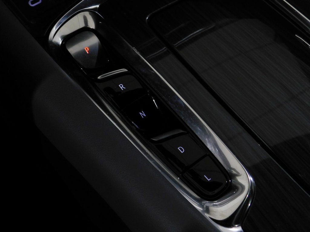 Used 2024 Buick Enclave Essence image 68