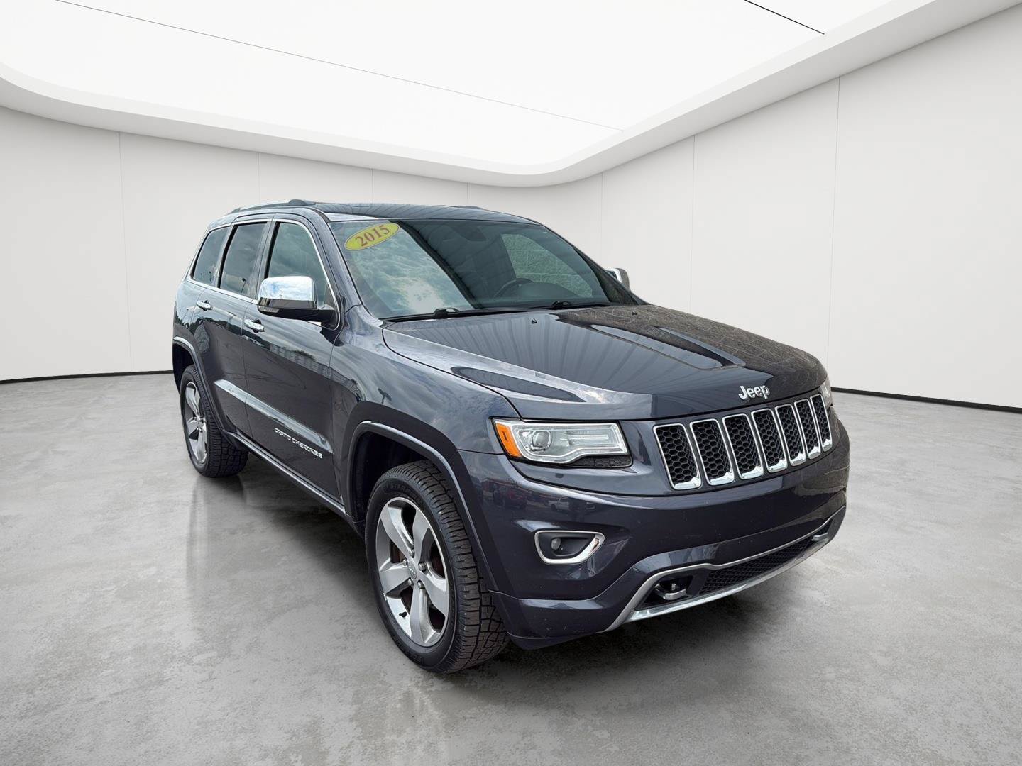 Used 2015 Jeep Grand Cherokee Overland AWD/4WD image 2