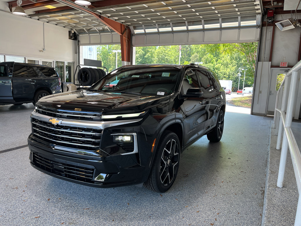 New 2026 Chevrolet Traverse High Country w/ LPO, Floor Liner Package FWD image 4
