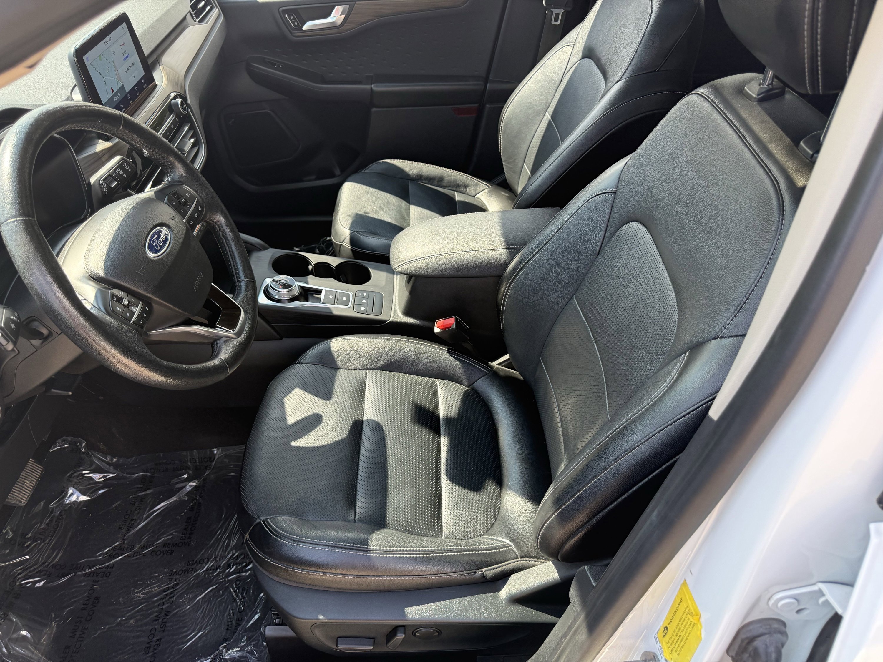 Used 2020 Ford Escape Titanium image 29