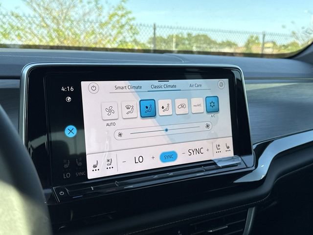 New 2026 Volkswagen Atlas Cross Sport SE image 19