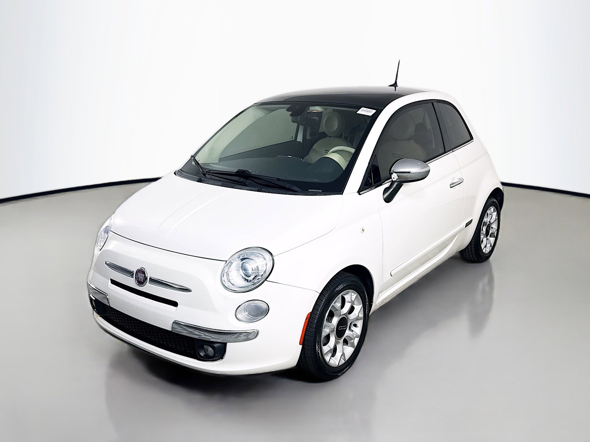 Used 2017 FIAT 500 Lounge image 4