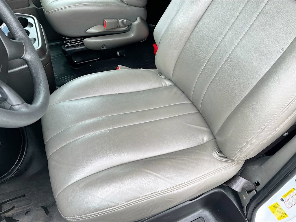 Used 2024 GMC Savana 2500 w/ Driver Convenience Package RWD image 17